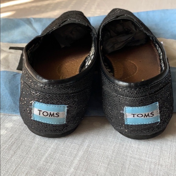 Toms - Picture 2 of 4